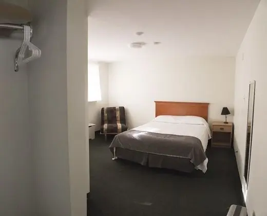 Basic Room, Queen Bed and Futon