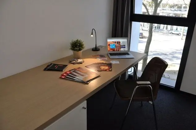 3-bed dorm mixed