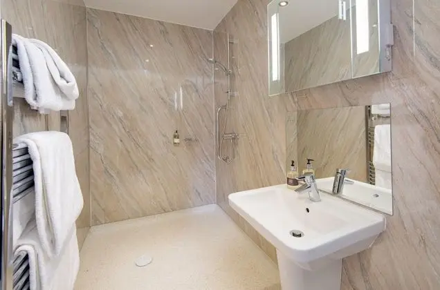 Kır Evi, 1 En Büyük (King) Boy Yatak