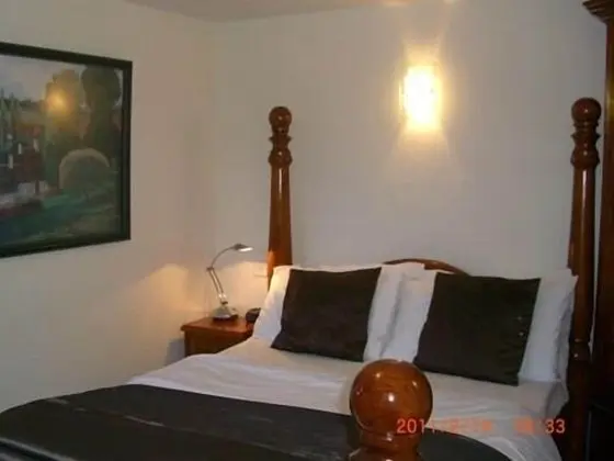 Tek Büyük Yataklı Oda, Banyolu/Duşlu (Groundfloor -  Smaller)