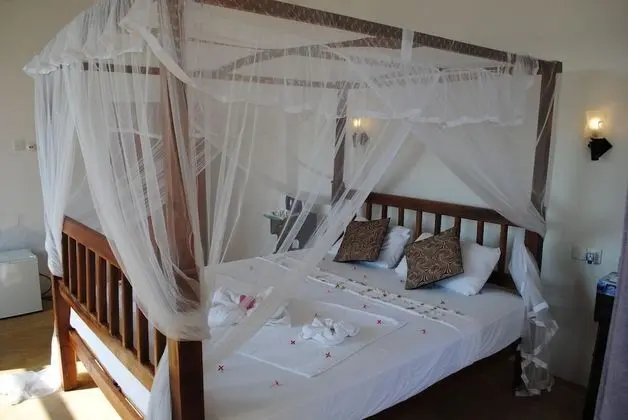 Deluxe Double Room with Air Conditioner and free Massage