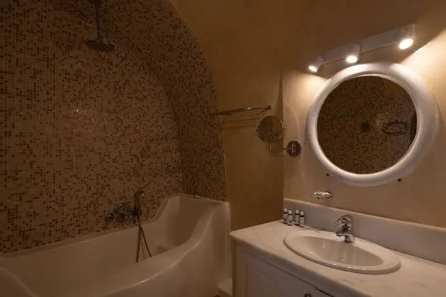 Inertia Suite with hot tub Caldera View