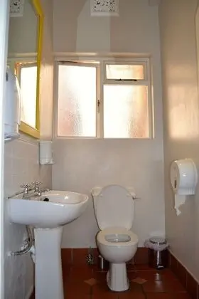 Standard Oda, 2 Tek Kişilik Yatak, Ortak Banyo