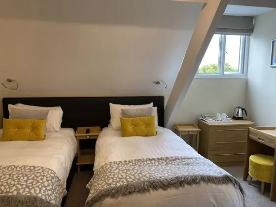 Tek Büyük veya İki Ayrı Yataklı Oda