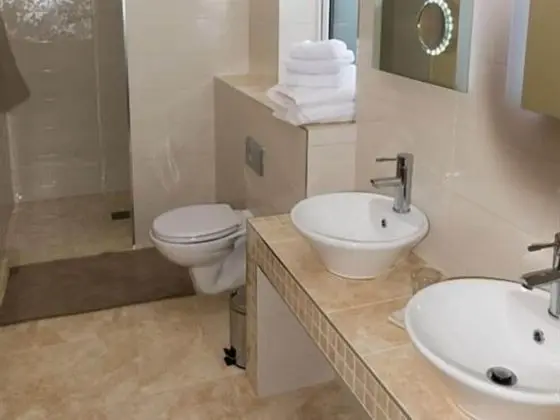 Luxury Tek Büyük Yataklı Oda, 1 En Büyük (King) Boy Yatak, Banyolu/Duşlu (Carnteel Room)