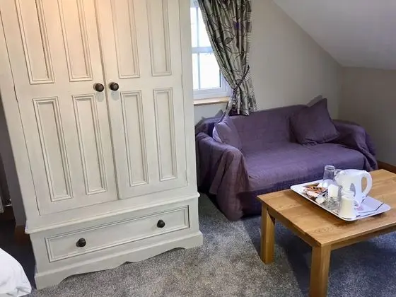Luxury Tek Büyük Yataklı Oda, Banyolu/Duşlu, Bahçe Manzaralı (Maggies Room)