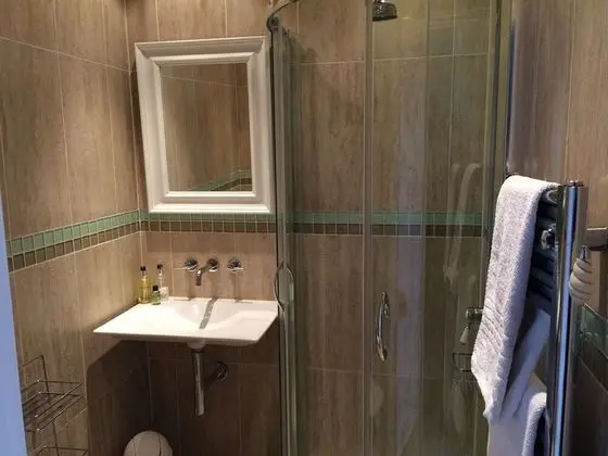 Tek Büyük Yataklı Oda, Banyolu/Duşlu (Kingsize (The Red Room))