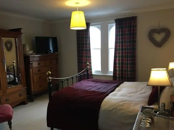 Tek Büyük Yataklı Oda, Banyolu/Duşlu (Kingsize (The Red Room))
