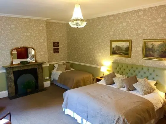 Superior Üç Kişilik Oda, Banyolu/Duşlu, Nehir Manzaralı