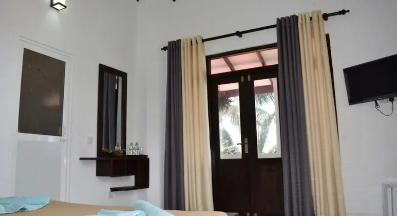 Deluxe Tek Büyük Yataklı Oda, Balkon, Deniz Manzaralı
