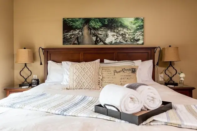 Kır Evi, 2 Yatak Odası, Sıcak Su Havuzu (2 King Beds)