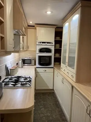 Kır Evi, Özel Banyo, Avlu Manzaralı