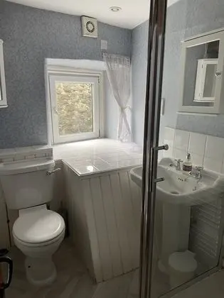 Kır Evi, Özel Banyo, Avlu Manzaralı