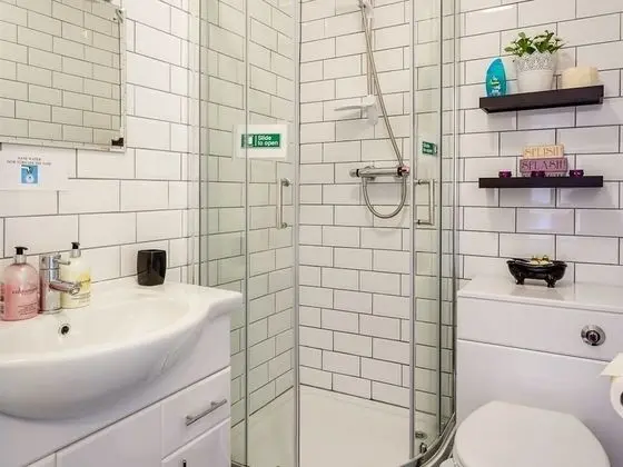 Süit, Banyolu/Duşlu (2 adults 1 child Room 2)
