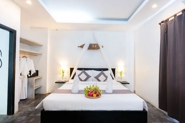Deluxe Tek Büyük Yataklı Oda (with Private Garden)