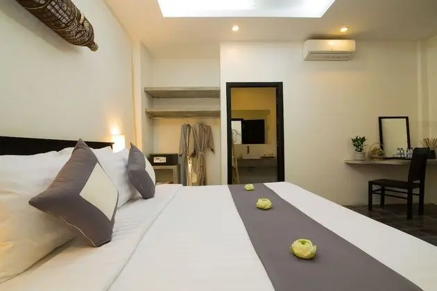 Deluxe Tek Büyük Yataklı Oda (with Private Garden)