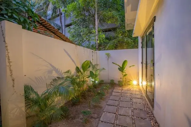 Deluxe Tek Büyük Yataklı Oda (with Private Garden)
