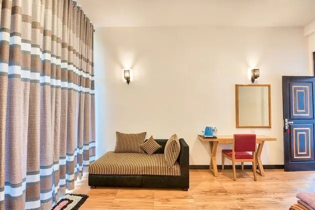 Deluxe Tek Büyük Yataklı Oda, 1 Yatak Odası, Sigara İçilmez, Bahçe Manzaralı