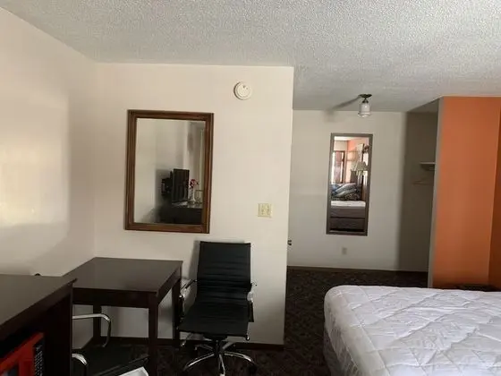 2 Queen Bed with Lake view and Garden View