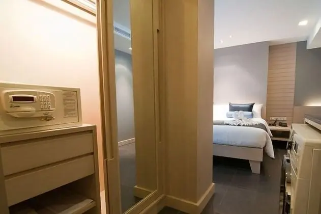 Deluxe King Bed