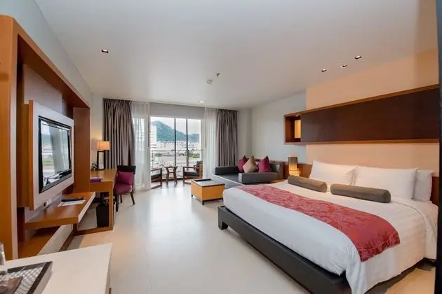 Deluxe Connecting King Bed