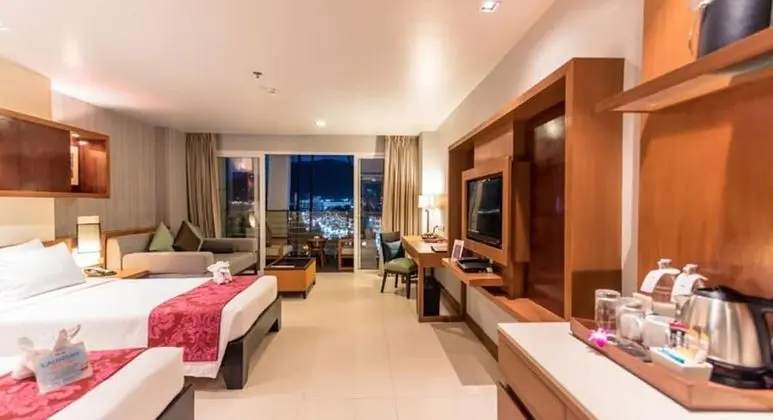 Deluxe King Bed
