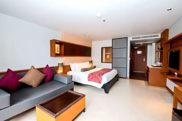 Deluxe King Bed