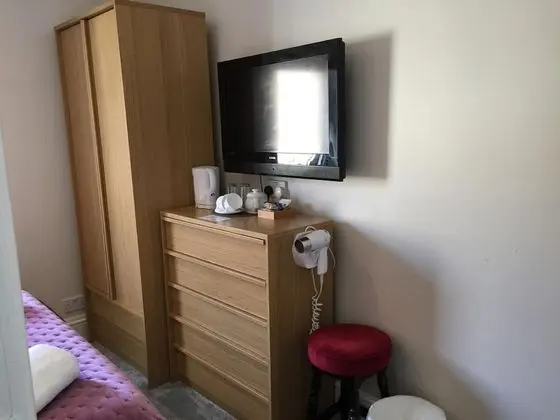 Tek Büyük Yataklı Oda, Banyolu/Duşlu (The Snug Room)