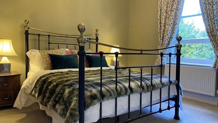 Tek Büyük Yataklı Oda (Holly)