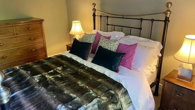 Tek Büyük Yataklı Oda (Holly)