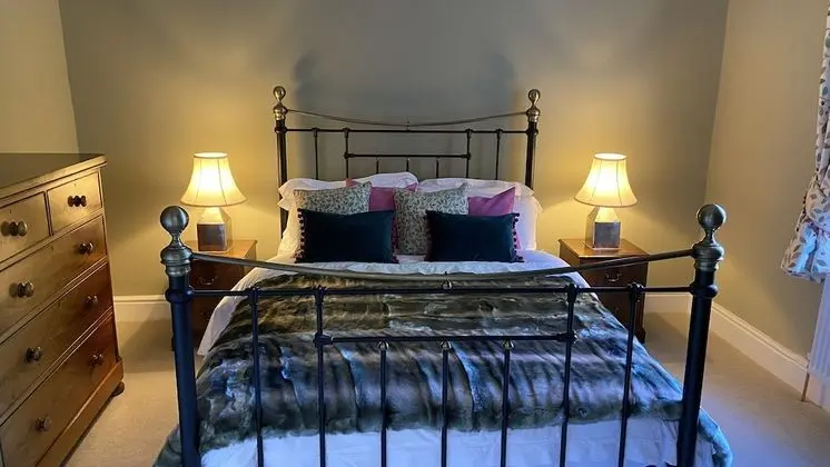 Tek Büyük Yataklı Oda (Holly)