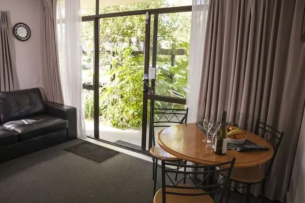 İki Ayrı Yataklı Oda, 1 Yatak Odası, Mutfak (King Bed)