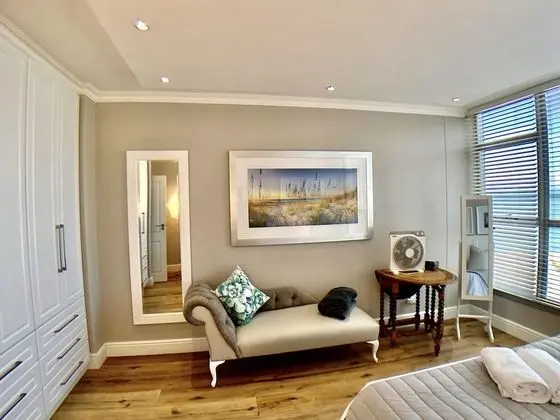 Deluxe Holiday Apartment (1)