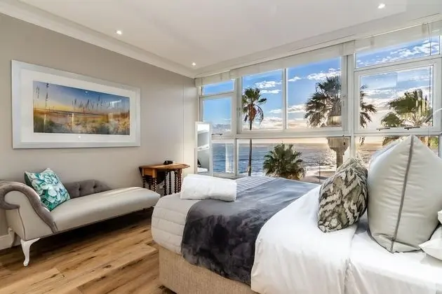Deluxe Holiday Apartment (1)