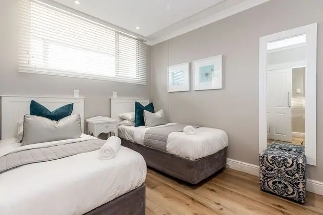 Deluxe Holiday Apartment (1)