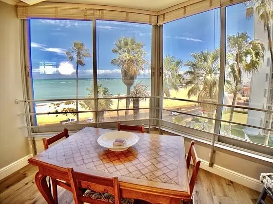 Deluxe Holiday Apartment (1)