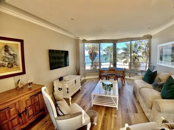 Deluxe Holiday Apartment (1)