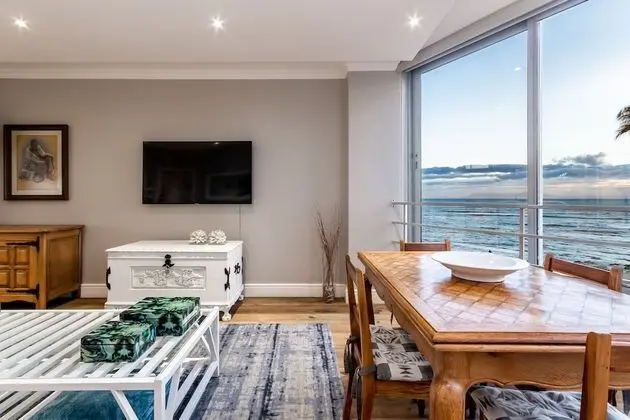 Deluxe Holiday Apartment (1)