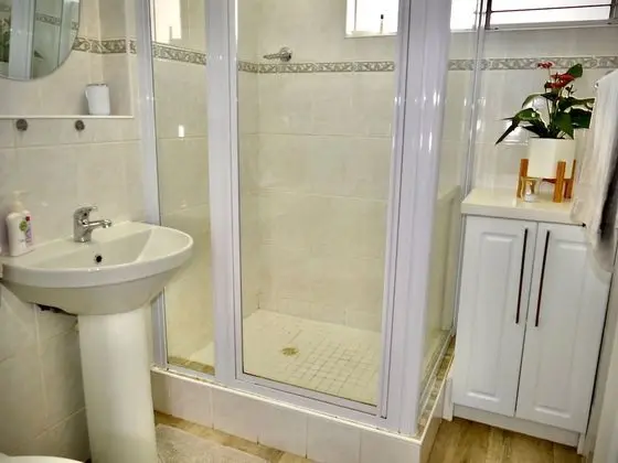 Executive Holiday Apartment (2)