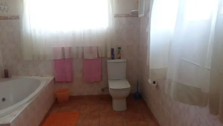 Comfort Tek Büyük Yataklı Oda (Shared bathroom)