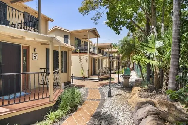 Villa (Macaw Mansion)