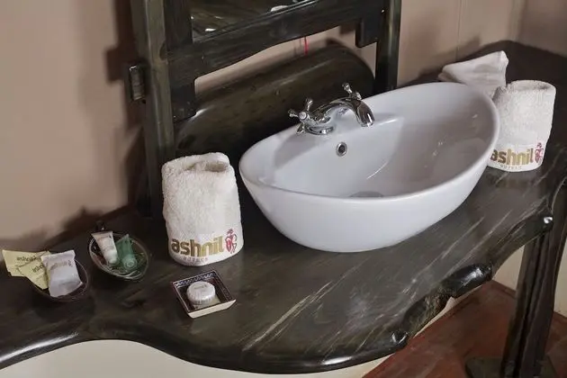 Luxury Tek Büyük Yataklı Oda, Bahçe Manzaralı