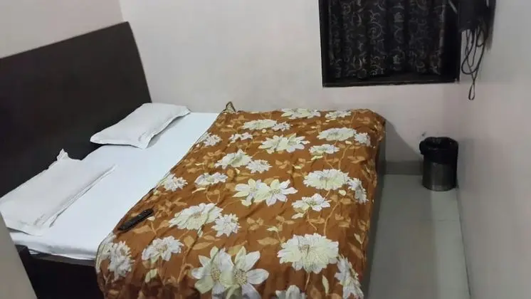 Basic Oda, 1 Çift Kişilik Yatak, Sigara İçilebilir