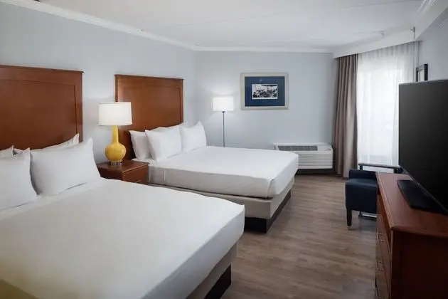 Deluxe 2 Queen Bedded Room, Side Balcony