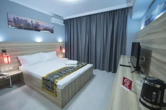 Deluxe Tek Büyük Yataklı Oda