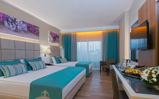Standart Oda, Kara veya Kısmi Deniz Manzaralı, Balkonlu