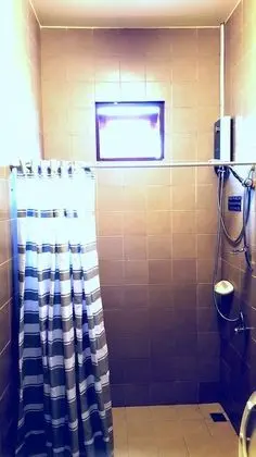 A/C Dorm Mixed 8 Person