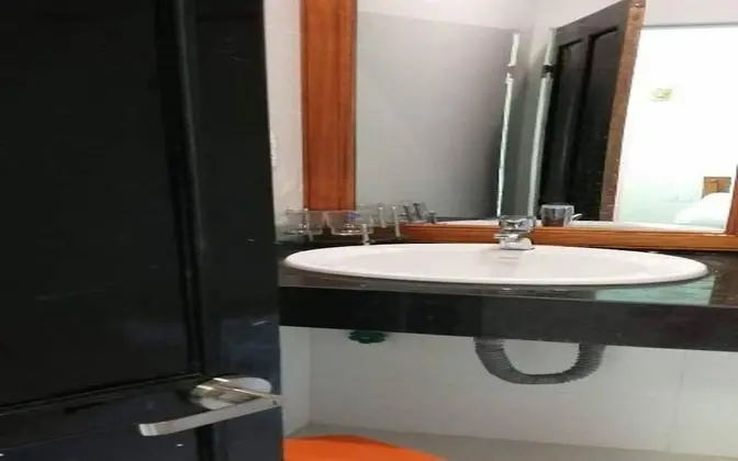Basic Tek Büyük Yataklı Oda
