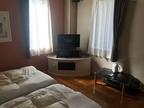 Üç Kişilik Oda