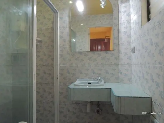 Dolphin watch rooms